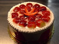 6-9 Kişilik Çilekli Premium Gurme Seri Şöleni pasta